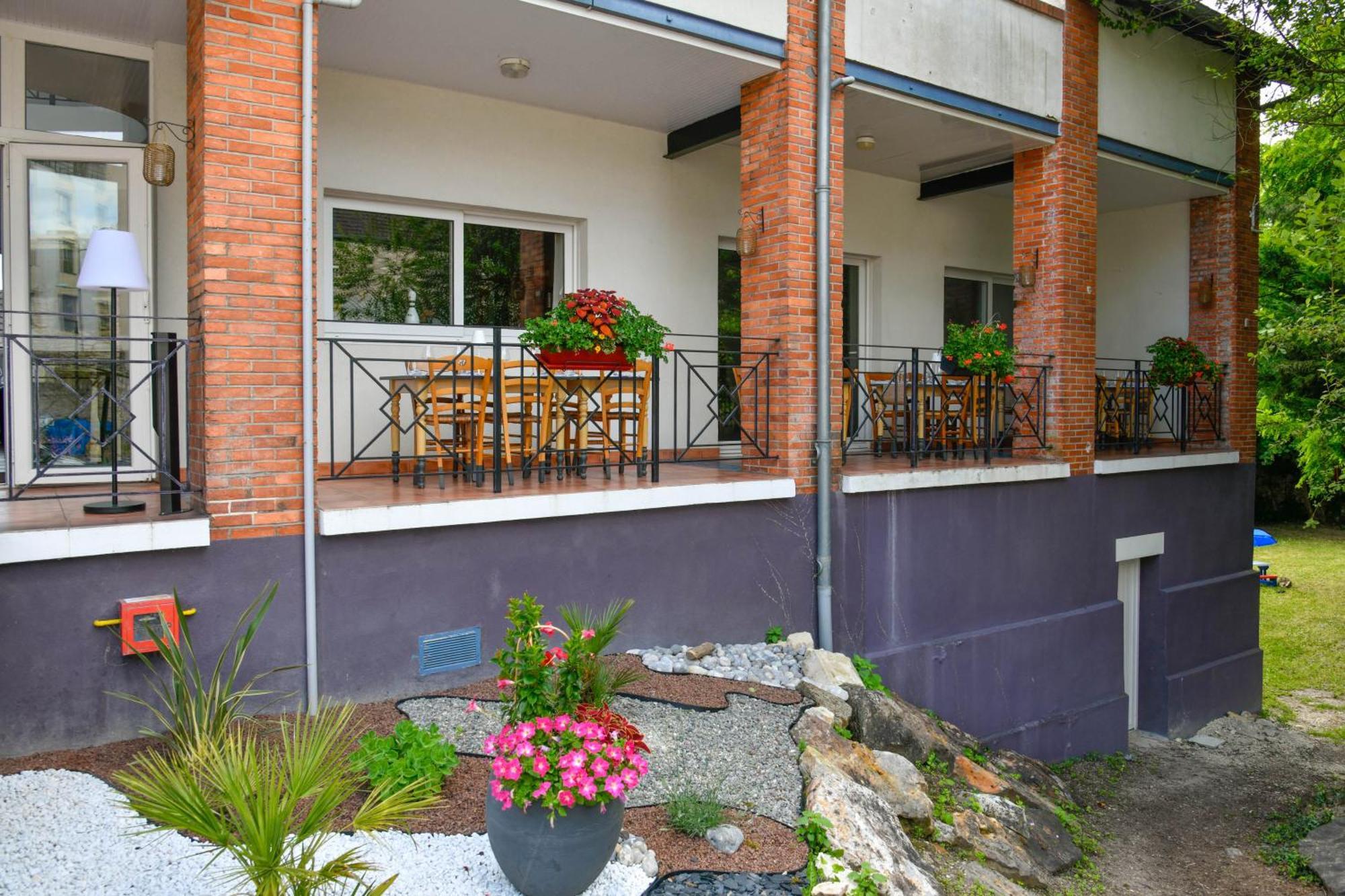 Hotel Enjoy Garden Vierzon Exterior foto